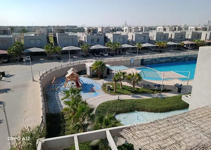 Einbay Pool View *